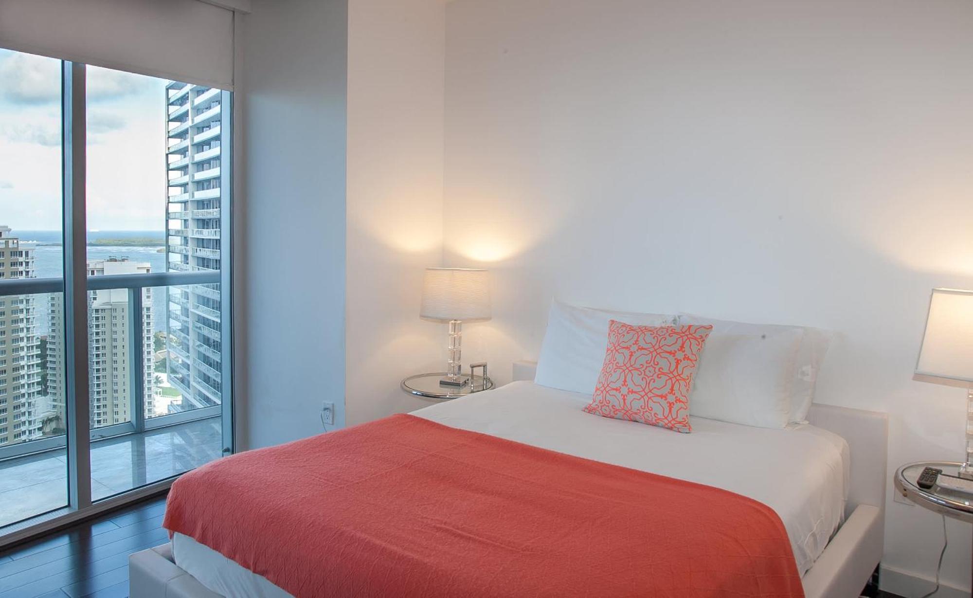 Mvr - Brickell Skyline & Epic Comfort